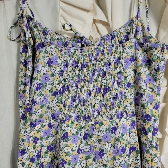 Whyte Valentyne Ditsy Floral Midi Dress Smocked Adjustable Straps Purple Yellow - Picture 6 of 9